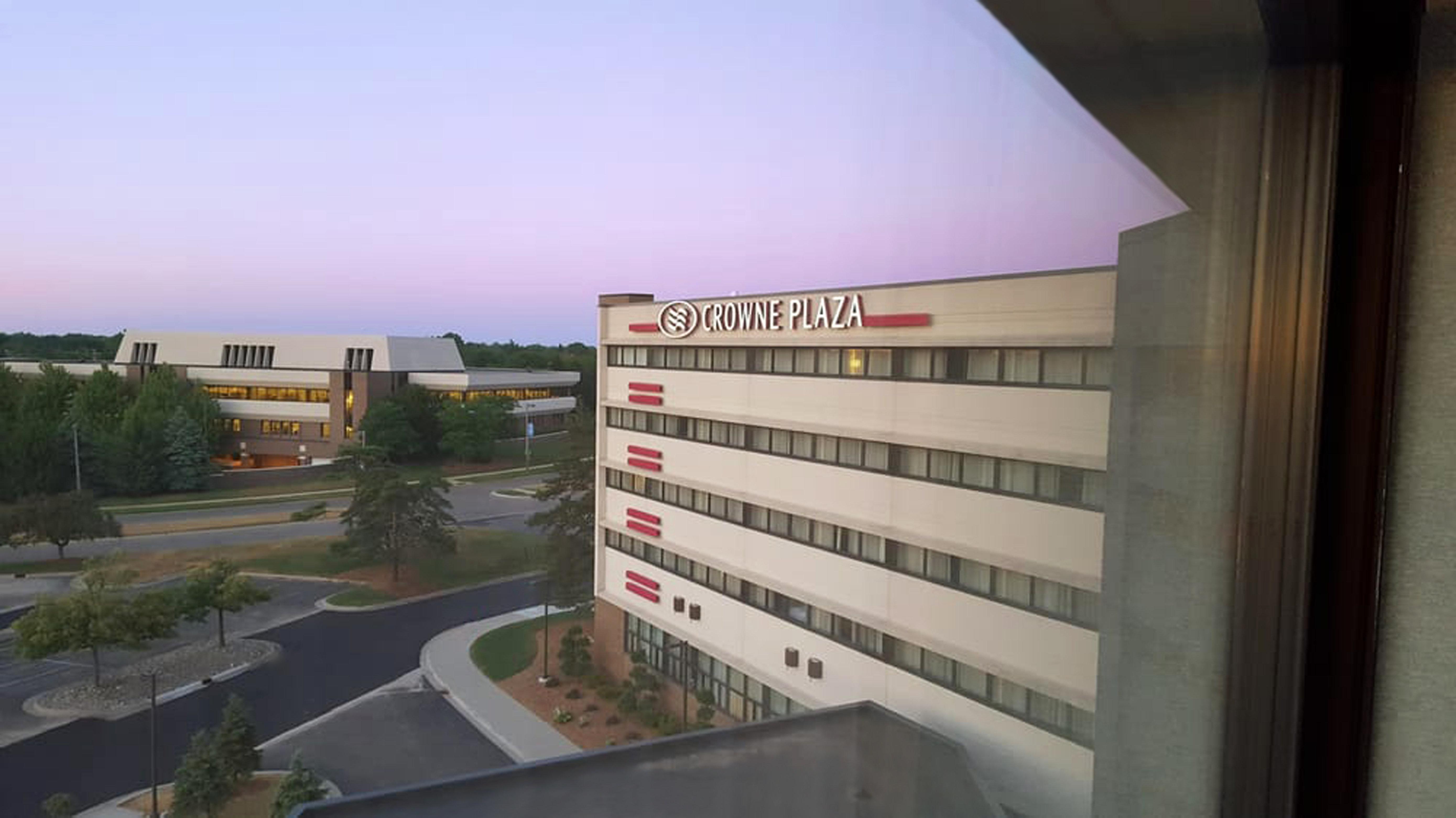 Hotel Crowne Plaza Lansing By Ihg Esterno foto